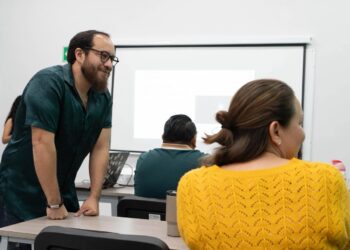 Modalidad Ejecutiva del iMET: estudia, trabaja y crece sin tener que elegir entreuno y otro
